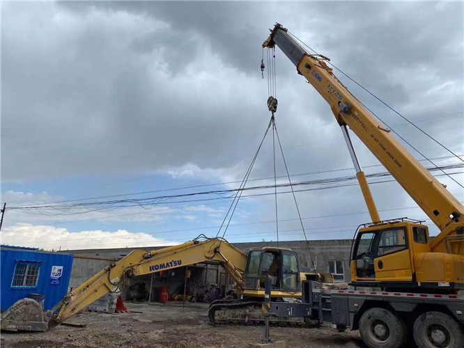 贵阳市25吨吊车的工作半径是多少？